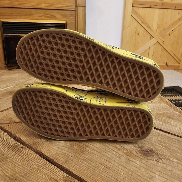 Vans Peanuts Charlie Brown Sk8-Hi  Womens 6.5 Men's 5 Unisex - Picture 7 of 15